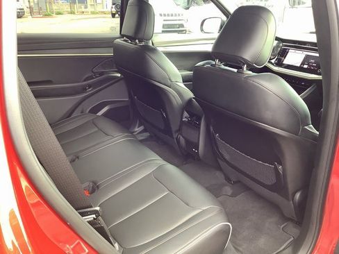 Used 2025 Jeep Wagoneer S Limited image 33