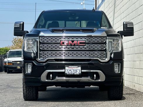 Used 2021 GMC Sierra 2500 Denali w/ Denali Black Diamond Edition AWD/4WD image 9