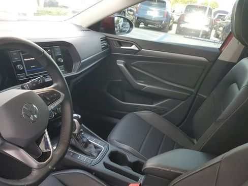 Used 2024 Volkswagen Jetta SE w/ Panoramic Sunroof Package FWD image 20