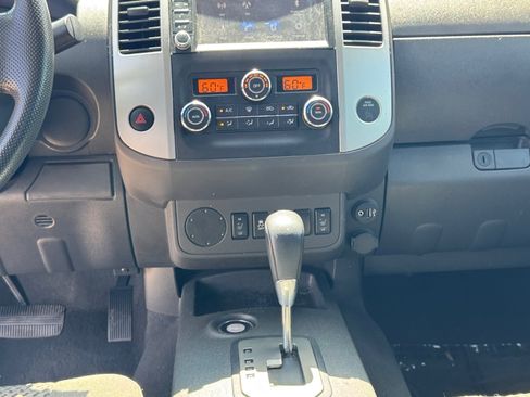Used 2020 Nissan Frontier SV RWD image 15