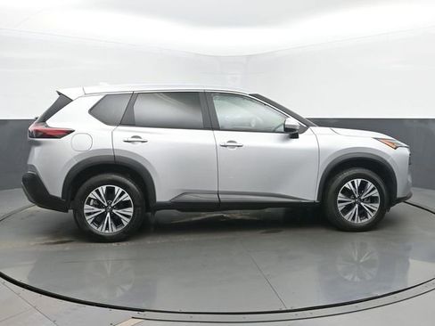 Used 2023 Nissan Rogue SV image 6
