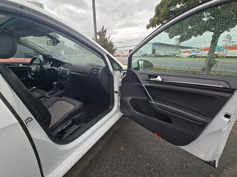 Used 2015 Volkswagen Golf SEL image 10