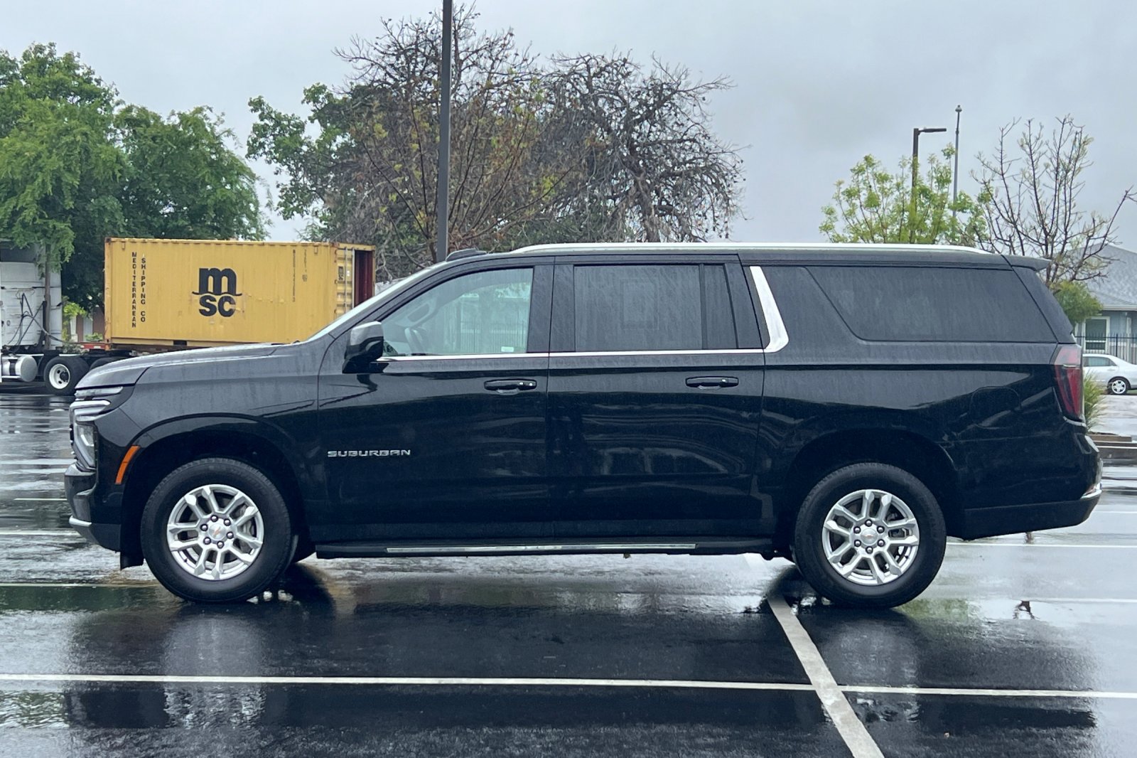 Used 2025 Chevrolet Suburban LT AWD/4WD image 14