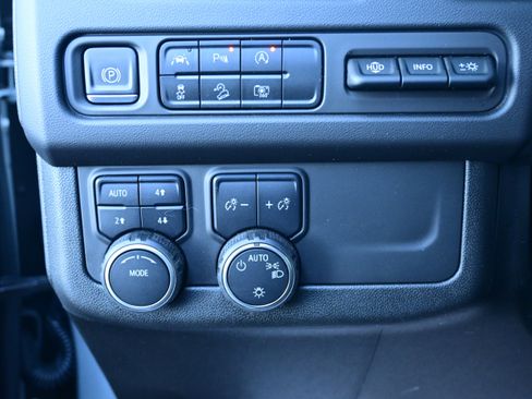 Used 2024 Chevrolet Tahoe High Country image 30