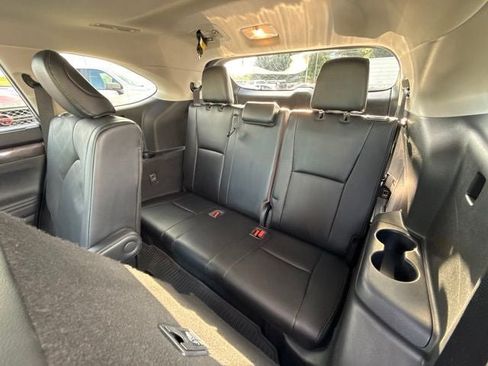 Certified 2021 Toyota Highlander Platinum AWD/4WD image 18