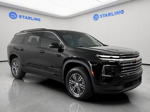 Certified 2025 Chevrolet Traverse LT w/ Driver Confidence Package FWD image 13