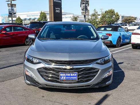 Used 2024 Chevrolet Malibu LT FWD image 2