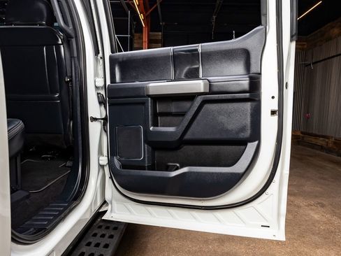 Used 2022 Ford F250 Platinum w/ Tremor Off-Road Package image 39