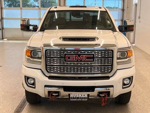 Used 2019 GMC Sierra 3500 Denali w/ Duramax Plus Package AWD/4WD image 3