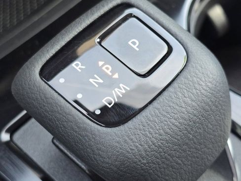 Used 2023 Nissan Rogue S image 28