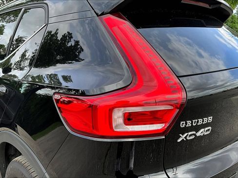 Used 2024 Volvo XC40 B5 Core AWD/4WD image 42