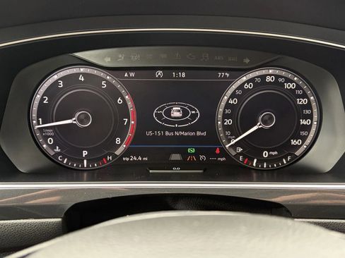 Used 2018 Volkswagen Tiguan SEL Premium w/ R-Line Package AWD/4WD image 18