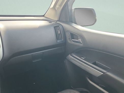 Used 2020 Chevrolet Colorado LT image 16