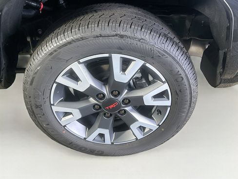 Used 2025 Toyota 4Runner TRD Off-Road image 11