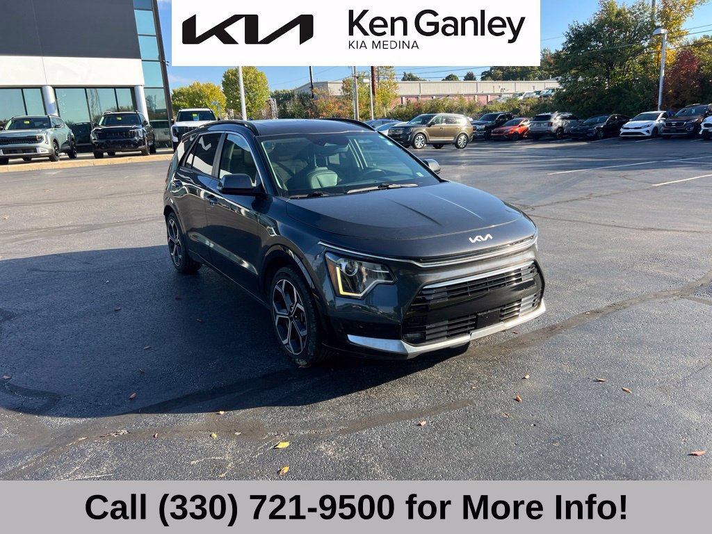 Used 2023 Kia Niro EX Touring FWD image 3