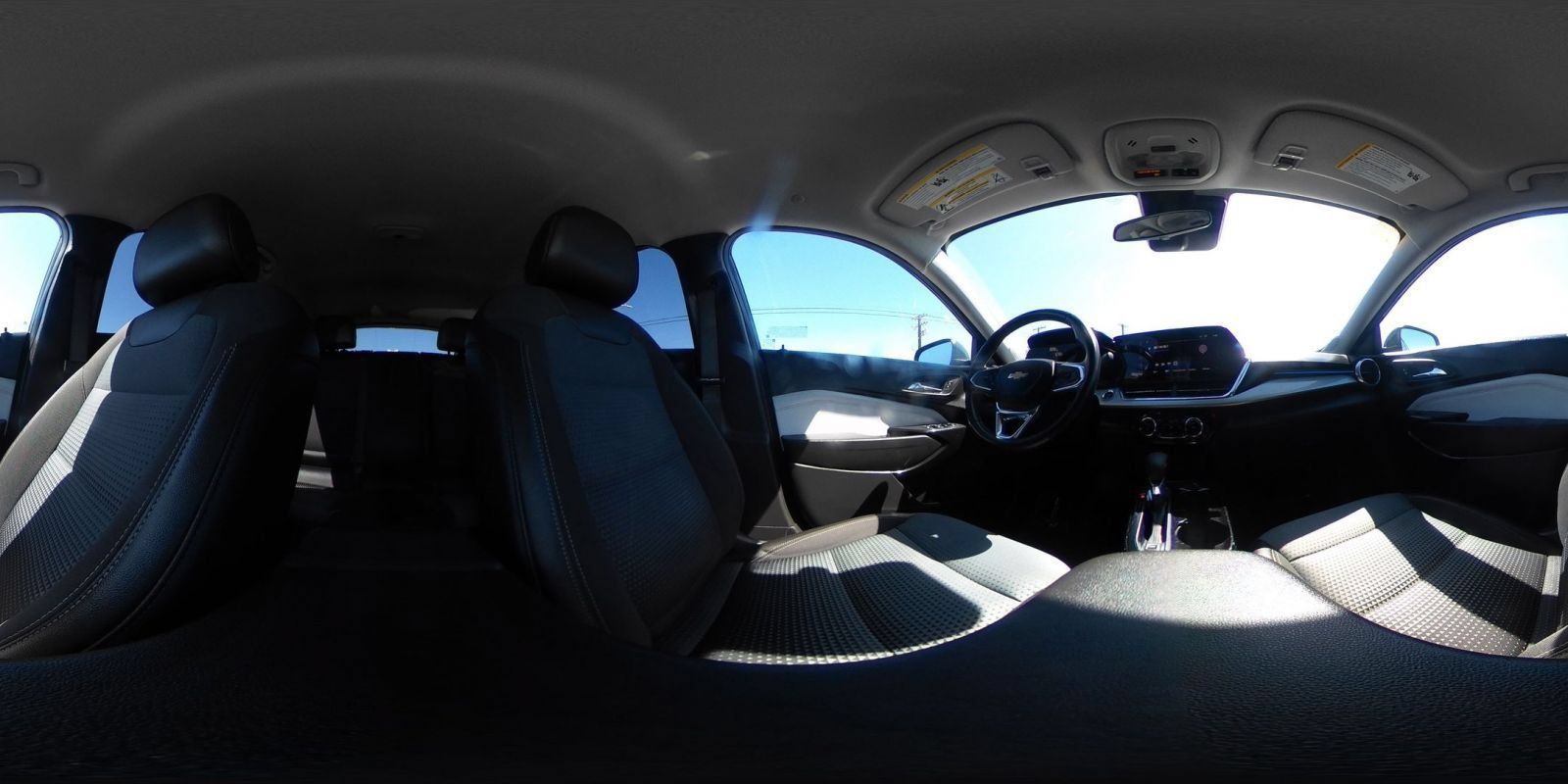 Used 2025 Chevrolet Trax LT w/ LT Convenience Package FWD image 42