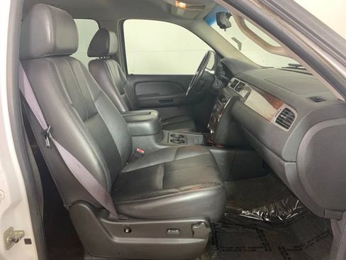 Used 2009 Chevrolet Suburban LT AWD/4WD image 19
