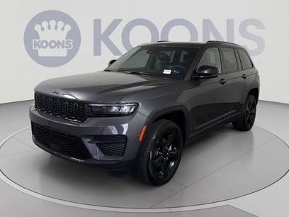 Used 2025 Jeep Grand Cherokee Altitude