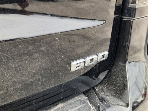 Used 2022 Cadillac Escalade Luxury image 9