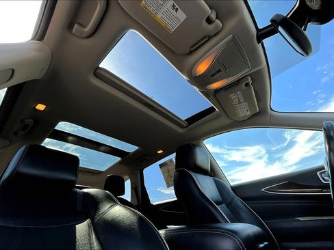 Used 2017 INFINITI QX60 Luxe w/ Deluxe Technology Package image 16