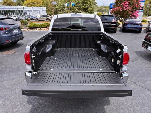 Used 2023 Toyota Tacoma TRD Off-Road w/ Black Out Package (TMS) AWD/4WD image 15