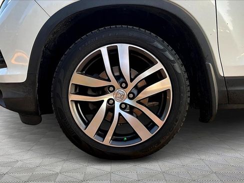 Used 2016 Honda Pilot Touring image 9
