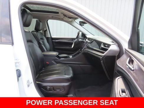 Used 2023 Jeep Grand Cherokee 4WD 4xe image 27