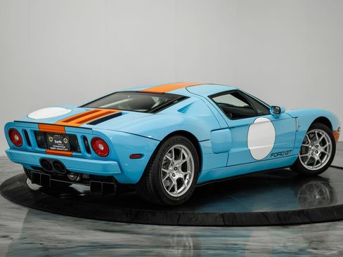 Used 2006 Ford GT image 11