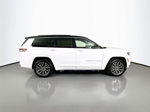 Used 2021 Jeep Grand Cherokee L Summit AWD/4WD image 18