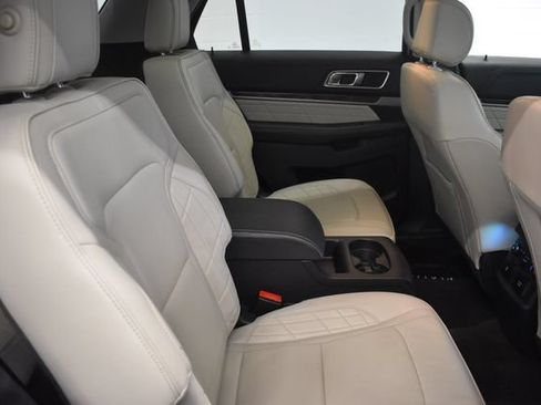 Used 2016 Ford Explorer Platinum AWD/4WD image 17