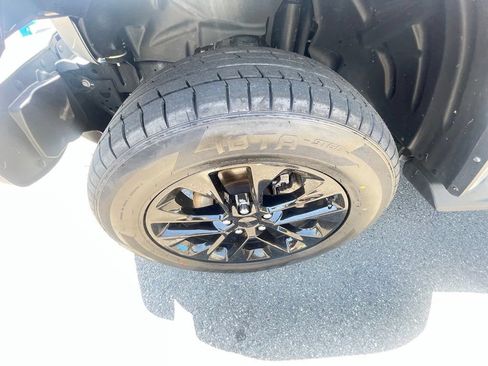 Used 2023 Jeep Wrangler Unlimited Sahara w/ Cold Weather Group AWD/4WD image 23