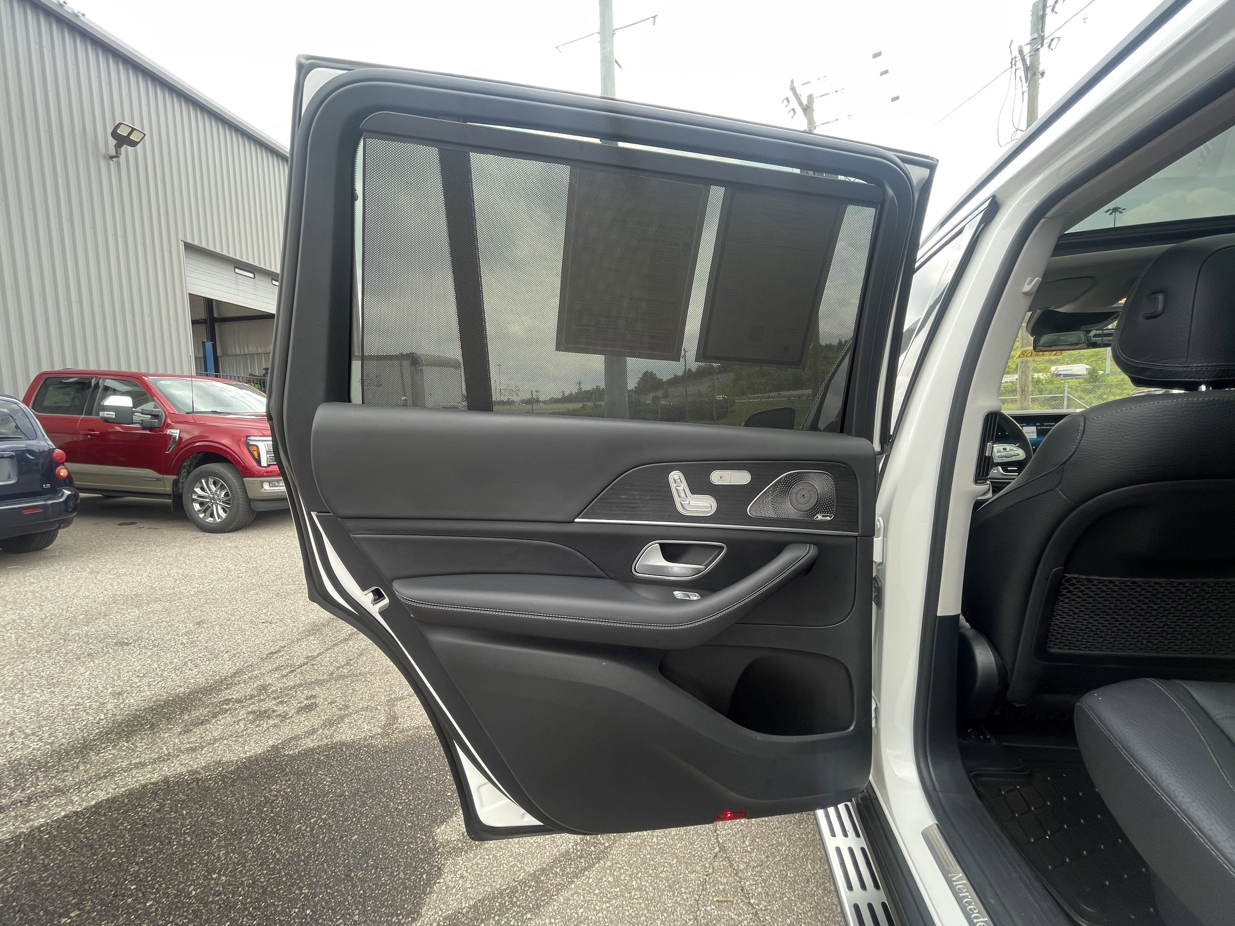 Used 2023 Mercedes-Benz GLS 580 4MATIC image 27