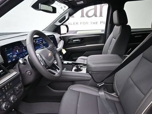 New 2026 Chevrolet Suburban Premier w/ Sun And Tow Package AWD/4WD image 8