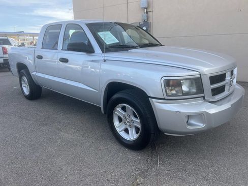 Used 2011 Dodge Dakota Big Horn image 2