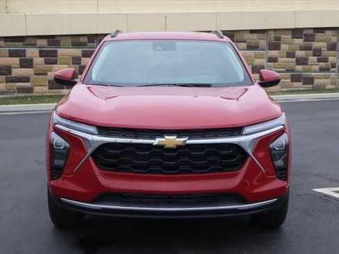 New 2026 Chevrolet Trax LT w/ Driver Confidence Package image 2
