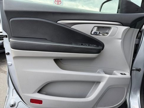 Used 2021 Honda Pilot EX image 31