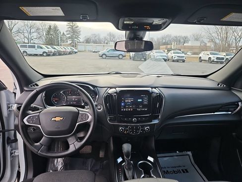 Used 2023 Chevrolet Traverse LT FWD image 21