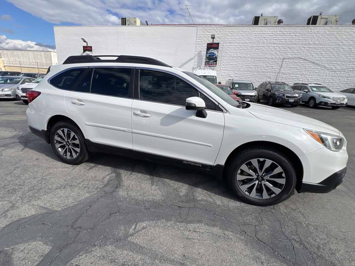 Used 2015 Subaru Outback 2.5i Limited AWD/4WD image 3