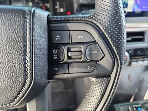 Certified 2025 Toyota Tacoma SR5 AWD/4WD image 12