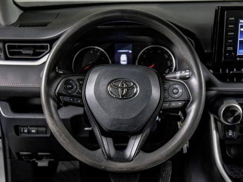 Used 2022 Toyota RAV4 LE image 16