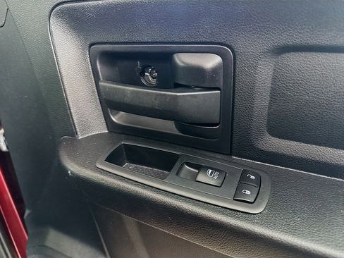 Used 2018 RAM 1500 Express image 29