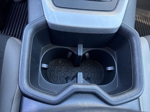 Used 2022 Toyota RAV4 XLE image 28