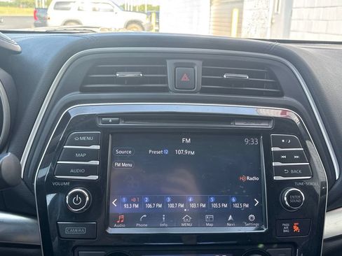 Used 2017 Nissan Maxima SR FWD image 11