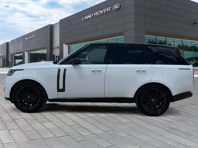 Used 2025 Land Rover Range Rover Autobiography AWD/4WD image 2