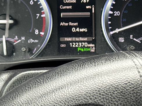 Used 2017 Toyota Highlander Limited Platinum FWD image 21