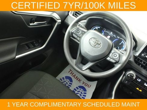 Used 2025 Toyota RAV4 XLE AWD/4WD image 16