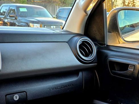 Used 2016 Toyota Tacoma SR5 image 22