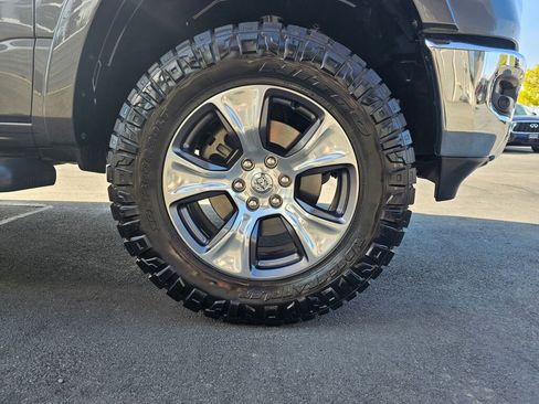 Used 2019 RAM 1500 Laramie AWD/4WD image 9