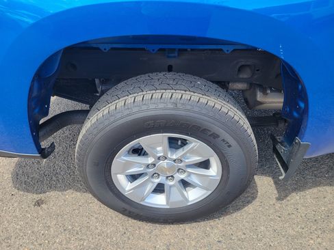 Used 2023 Chevrolet Silverado 1500 LT AWD/4WD image 10