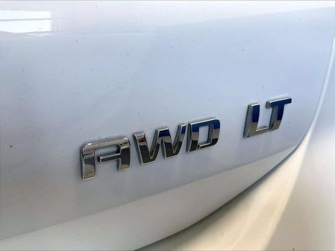 Used 2024 Chevrolet Equinox LT AWD/4WD image 29